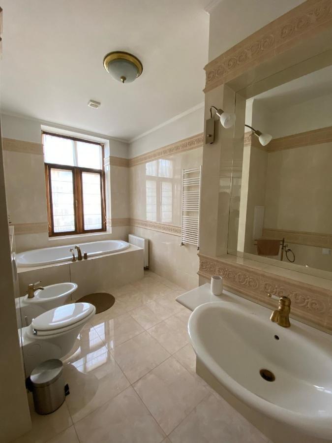 Grand Apartment Λβιβ Εξωτερικό φωτογραφία
