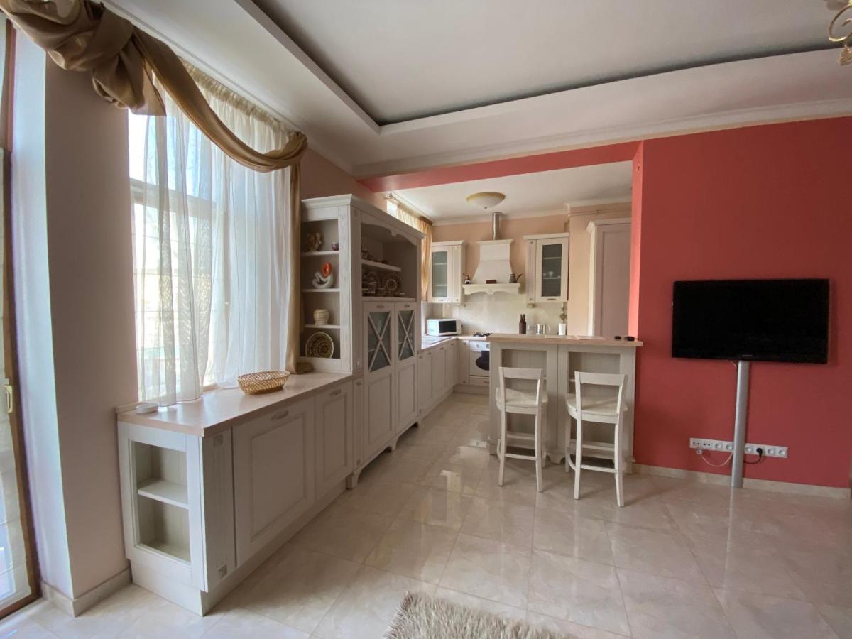Grand Apartment Λβιβ Εξωτερικό φωτογραφία
