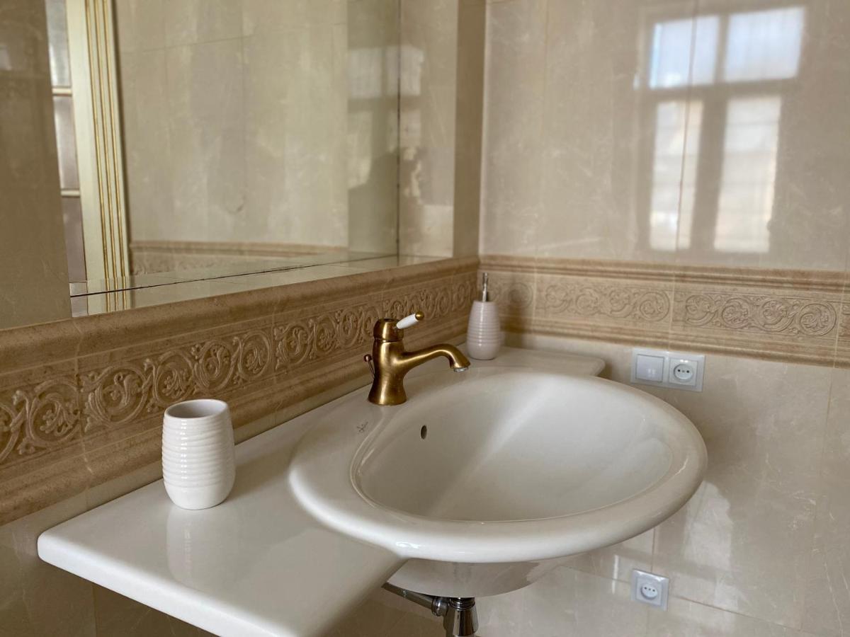 Grand Apartment Λβιβ Εξωτερικό φωτογραφία